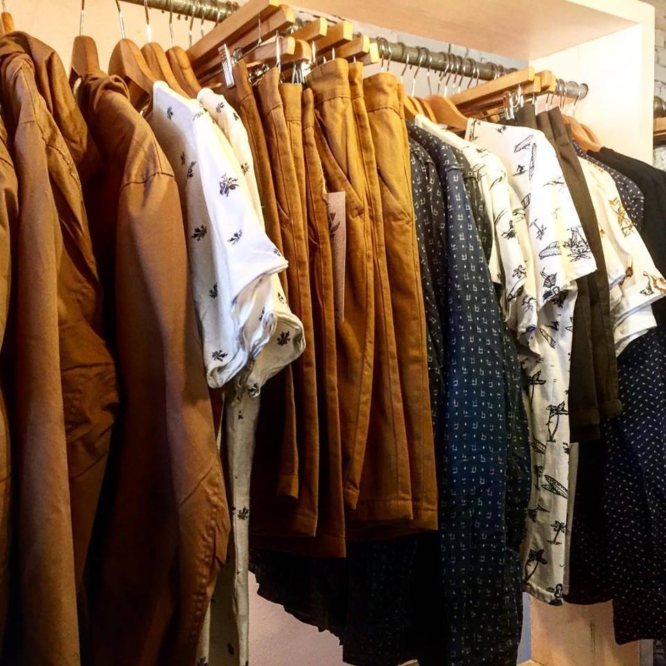 Streetwear Mode für Herren in Karlsruhe: Von T-Shirt bis Shorts für Herren