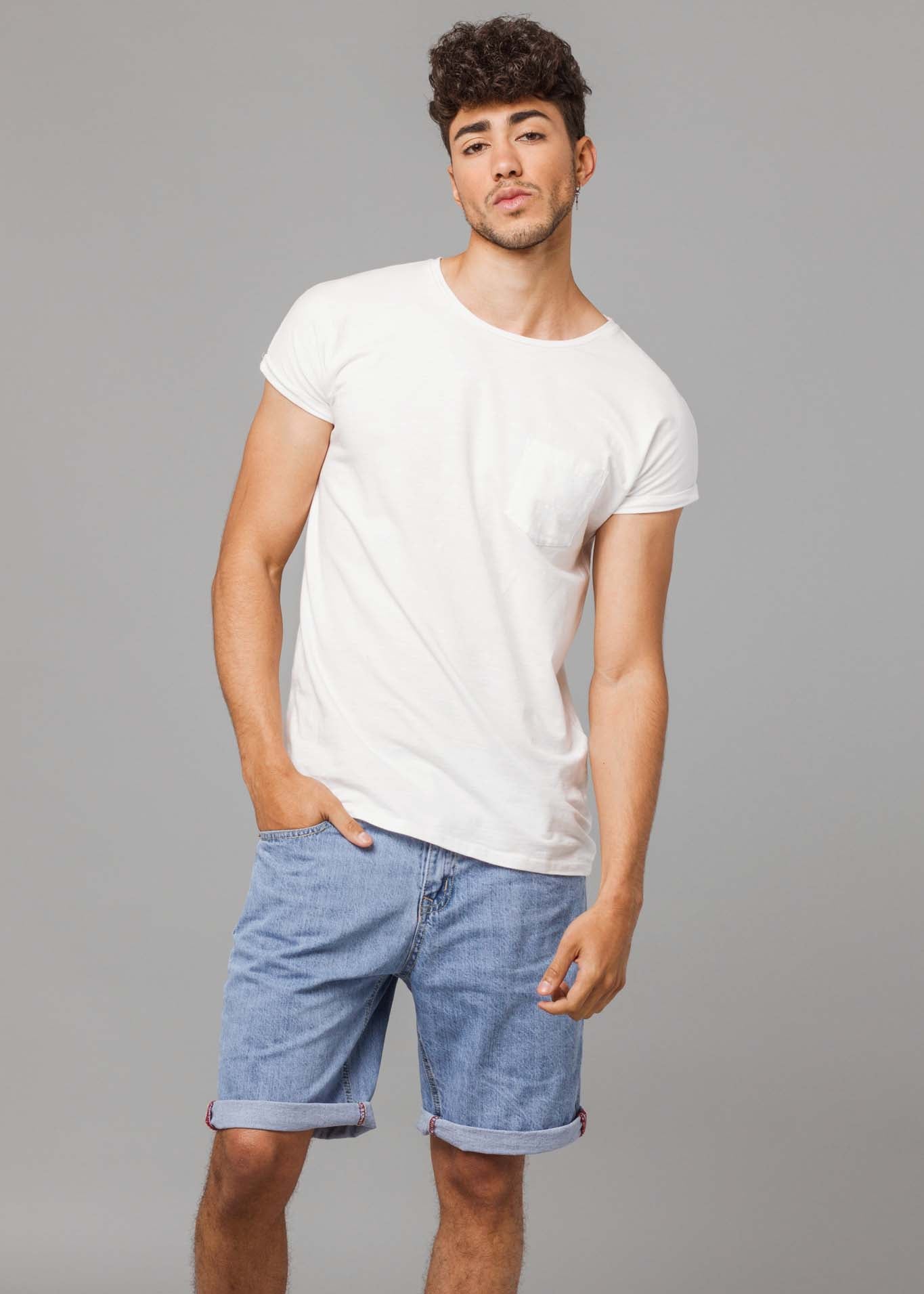 Jeans- oder Chinoshorts für Herren