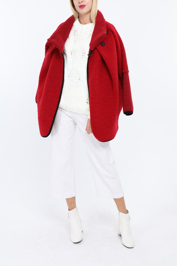 Wollmäntel für Damen: stylish und warm durch den Winter. Bei uns im Unikat Store