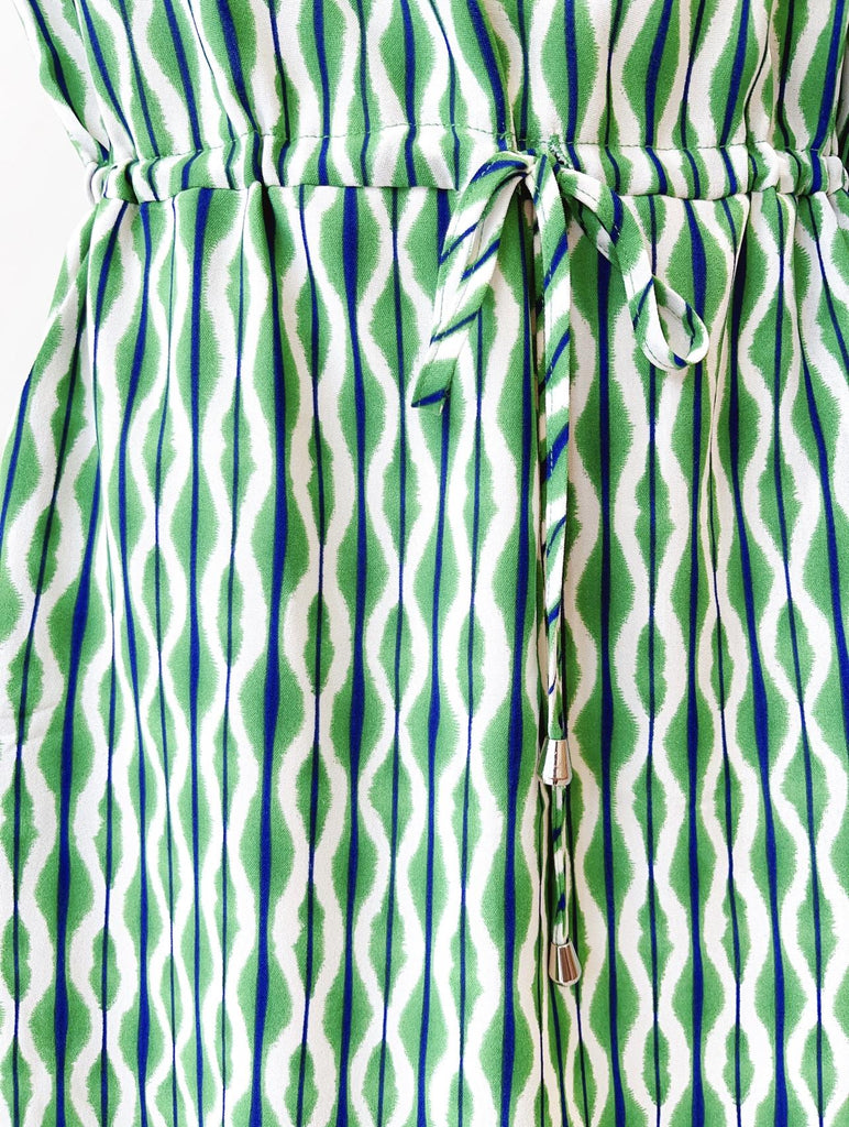 Kleid mit Seitentaschen und Gürtel