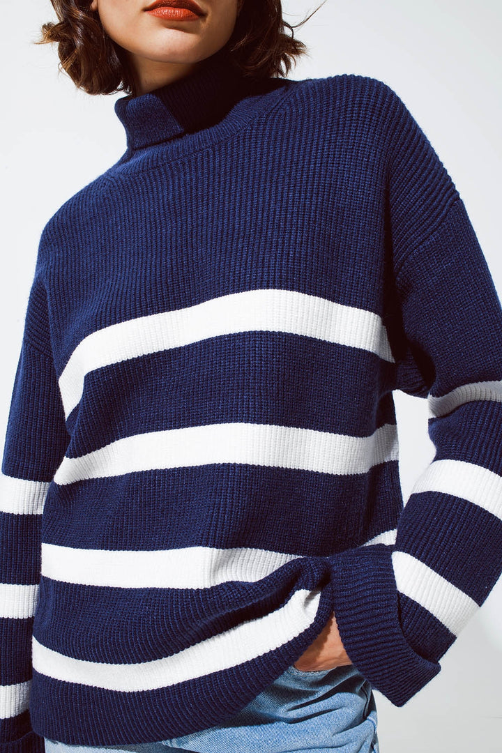 Rollkragenpullover mit Streifen
