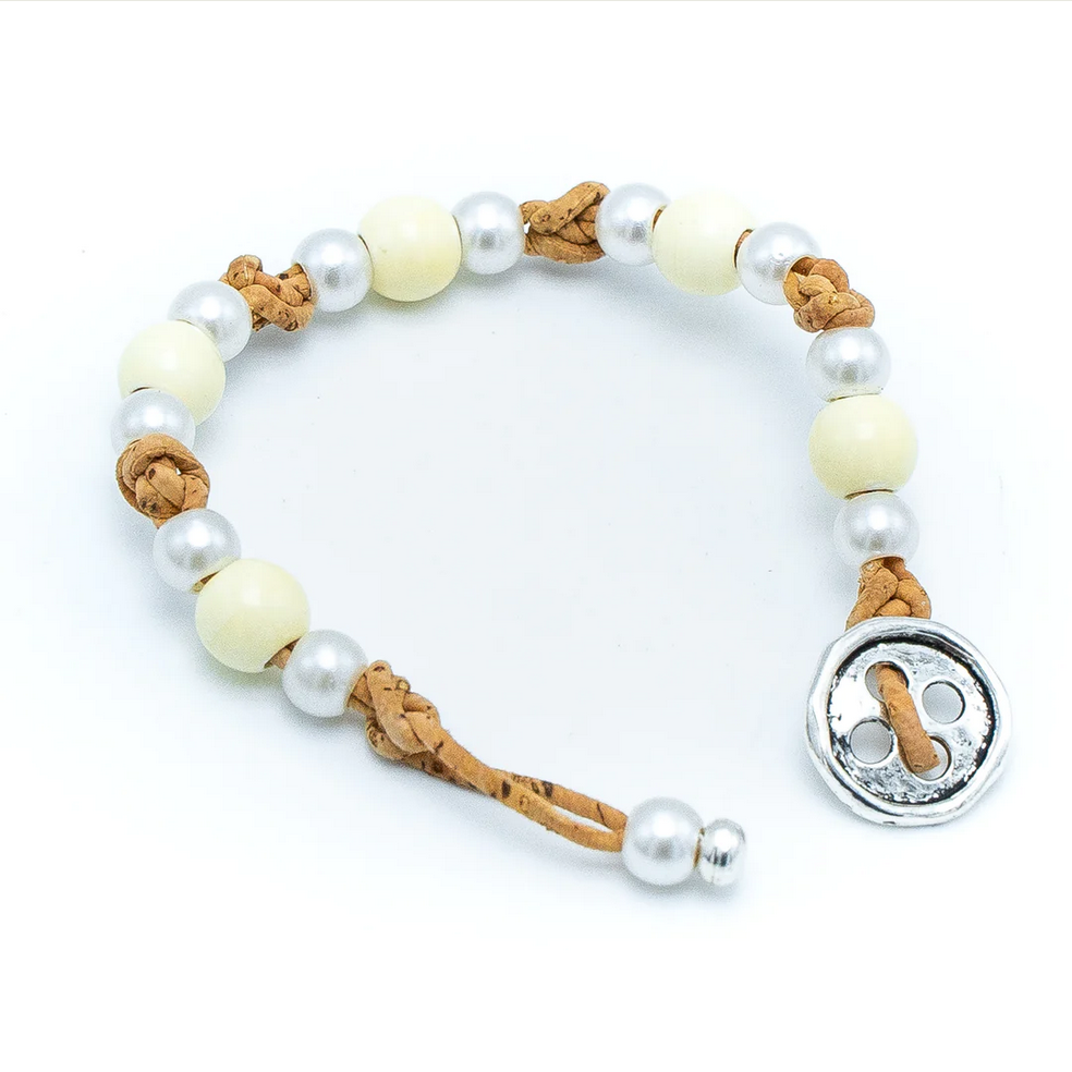 handmade Armband aus Perlen und geknotetem Kork I Unikat Store Karlsruhe