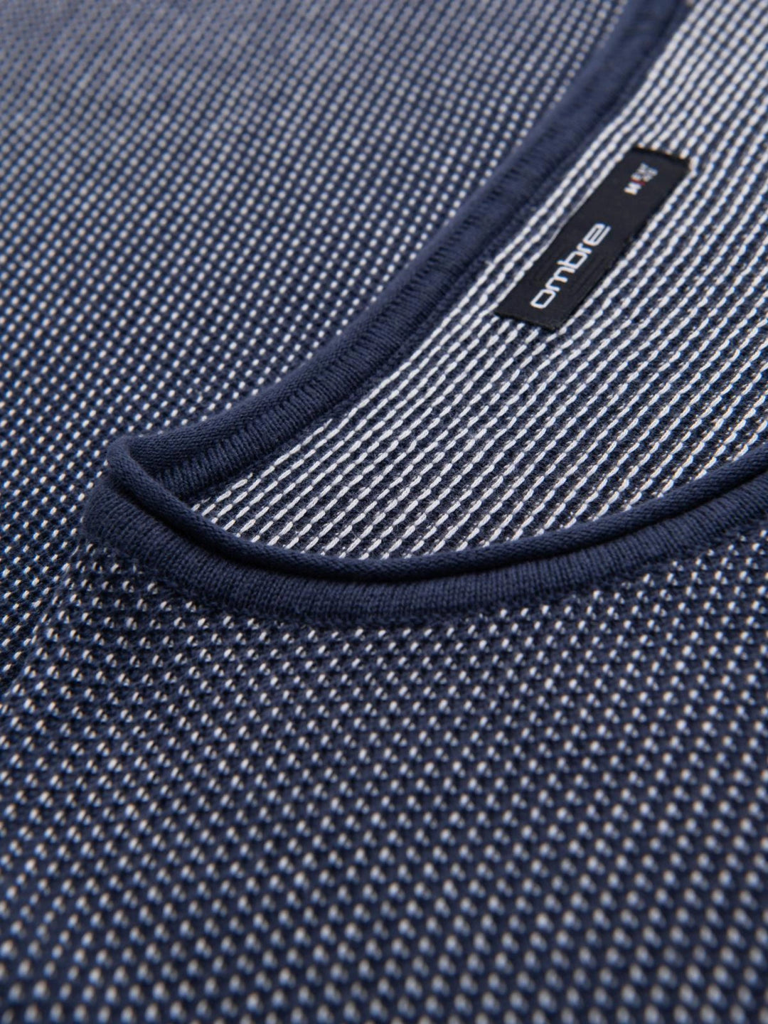 Pullover mit strukturierten Punkten