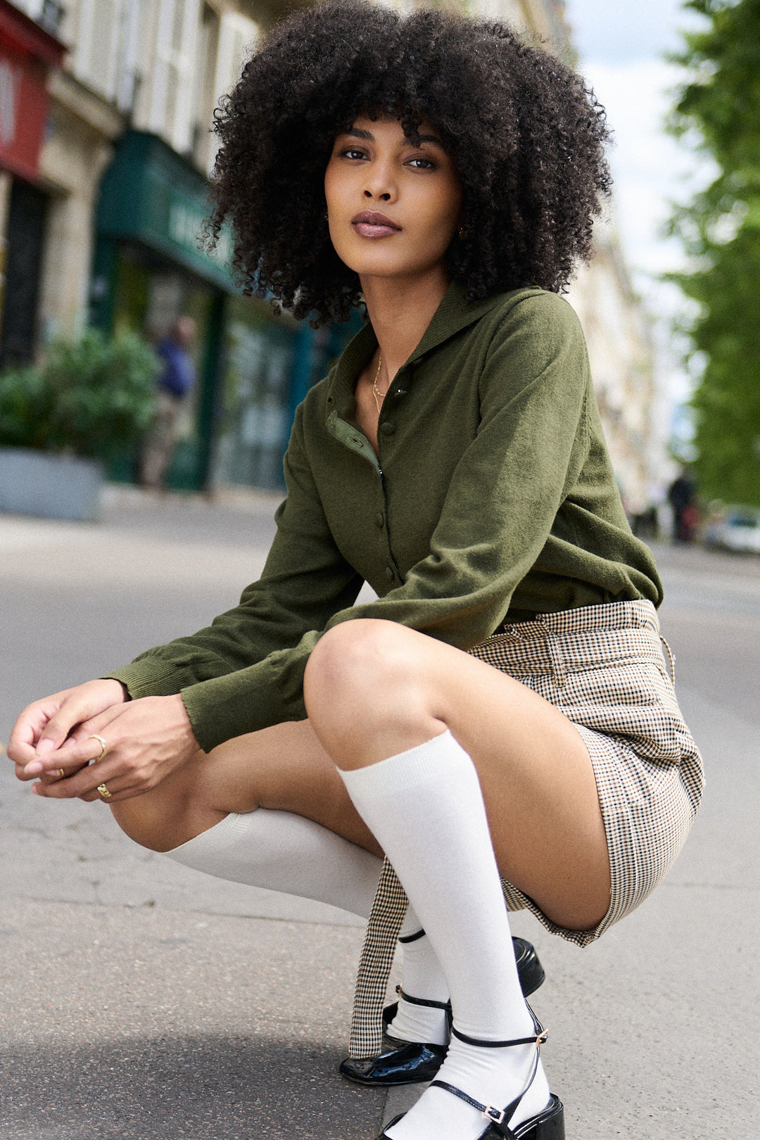 Cardigan mit Matrosenkragen aus Woll- und Baumwollgemisch