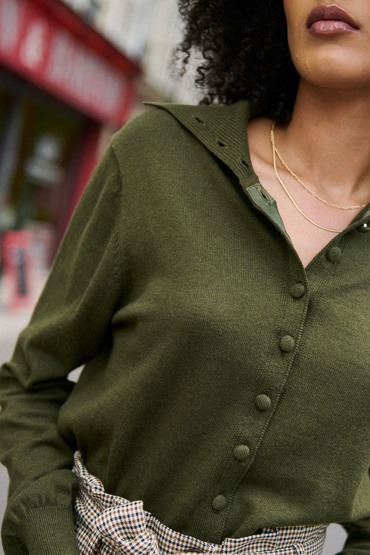 Cardigan mit Matrosenkragen aus Woll- und Baumwollgemisch