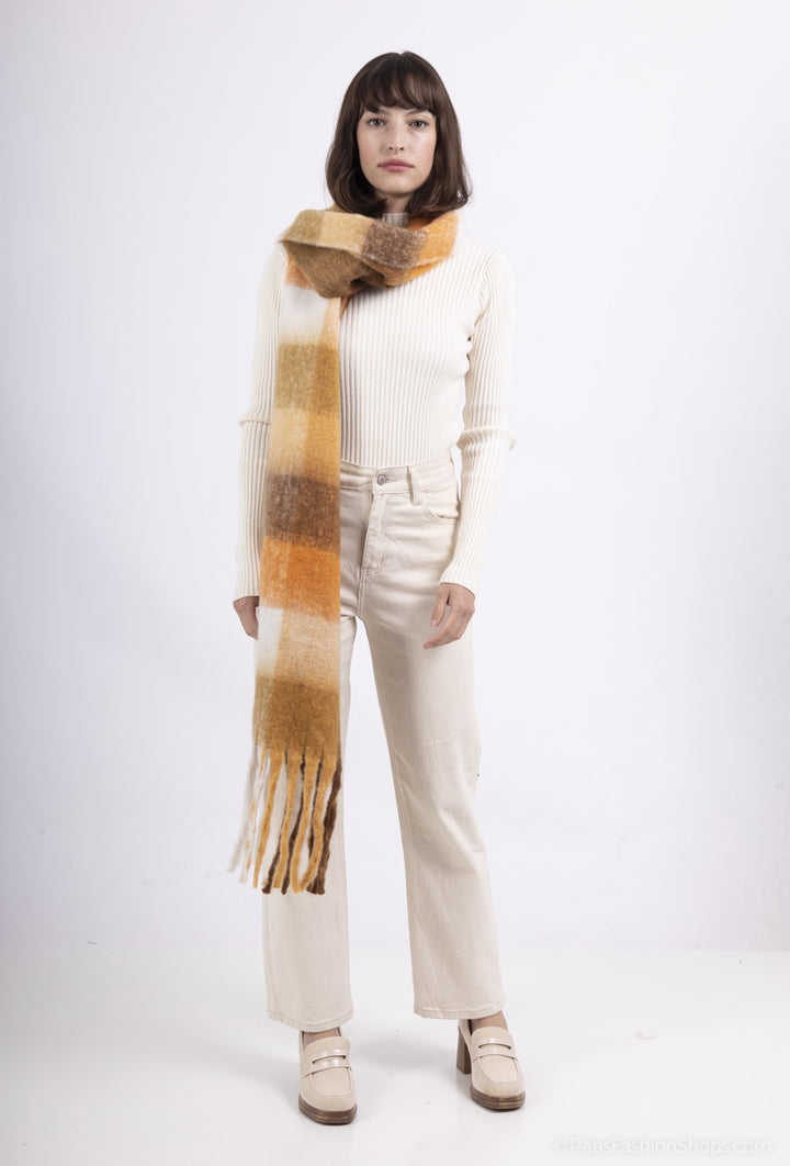 Karoschal mit Wollanteil in verschiedenen Farben