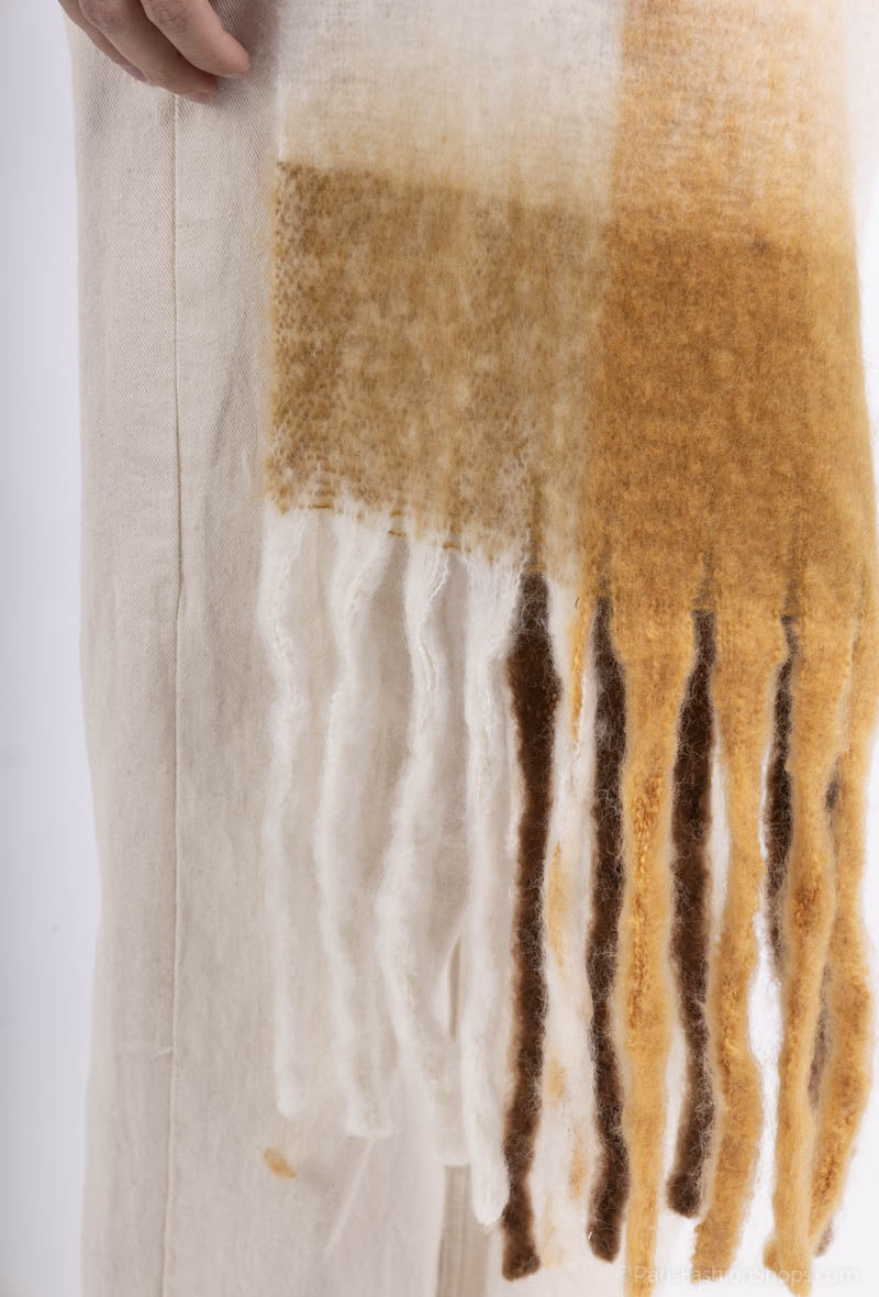 Karoschal mit Wollanteil in verschiedenen Farben