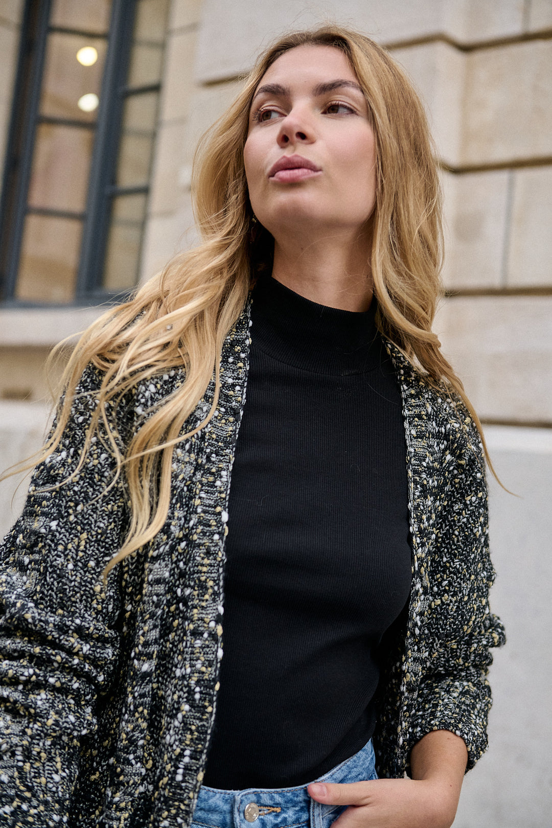 Langer strukturierter Cardigan mit Taschen