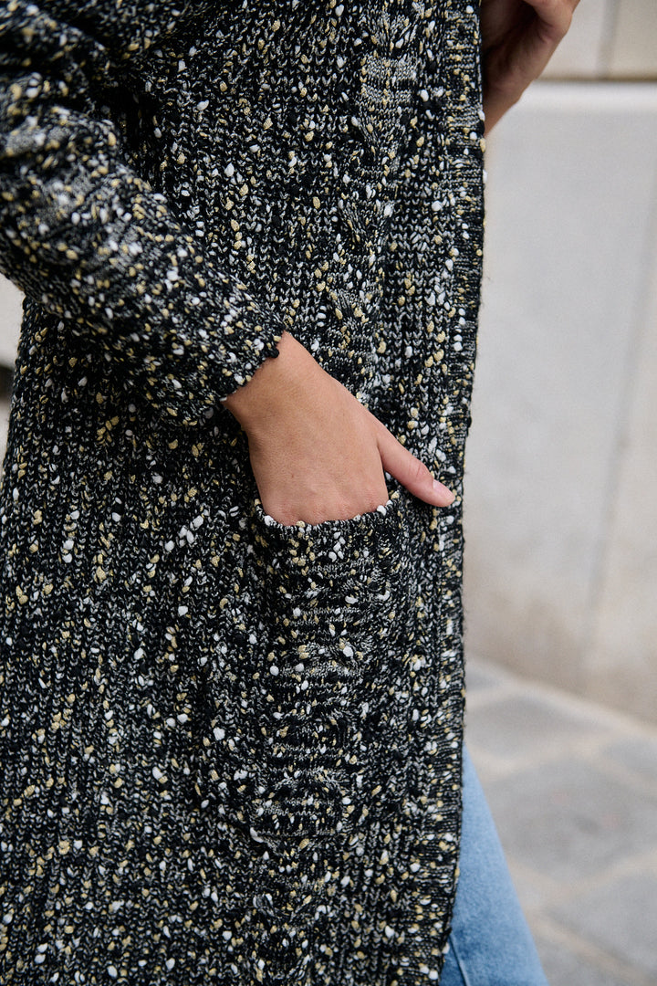 Langer strukturierter Cardigan mit Taschen