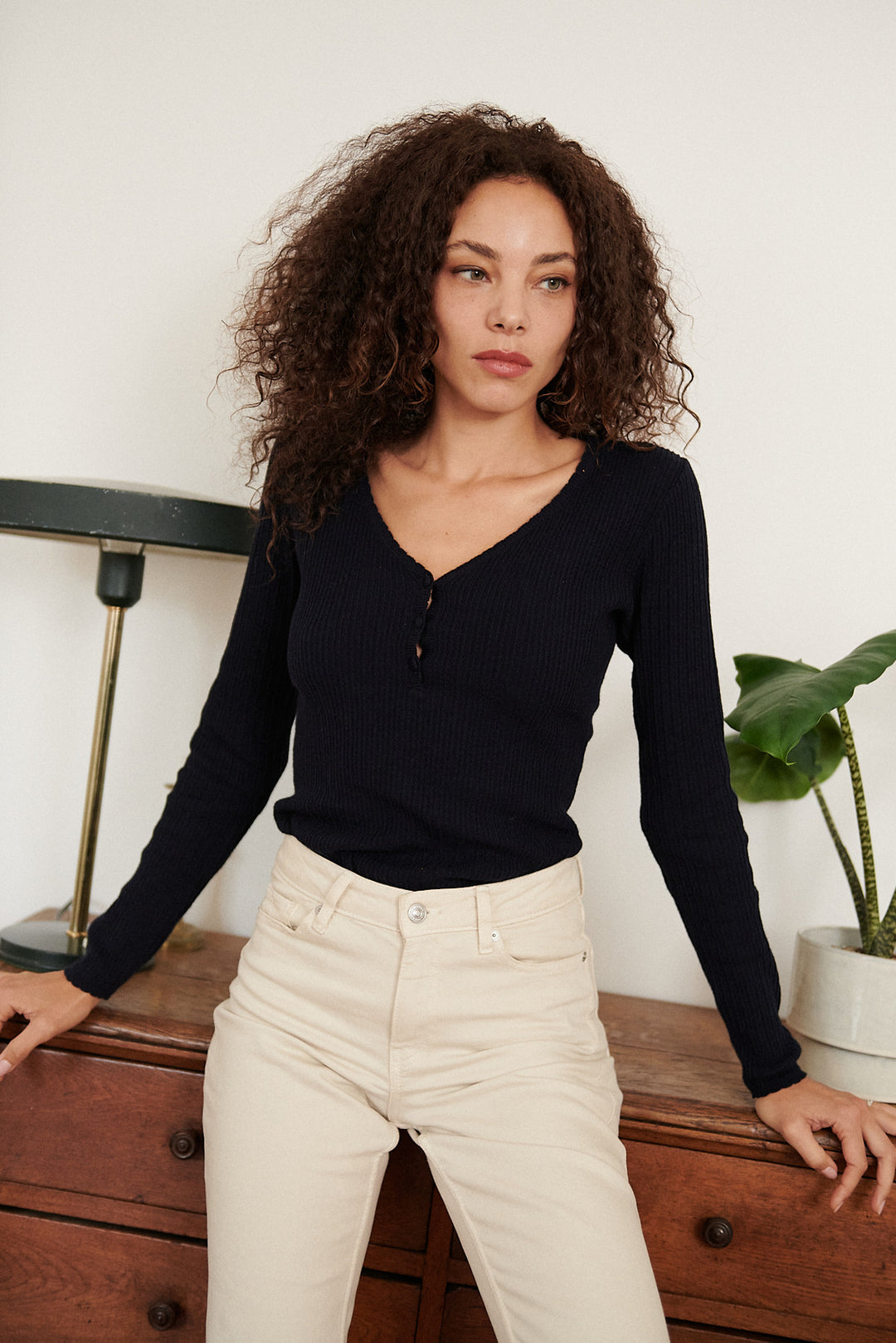 Pullover mit V-Ausschnitt aus Wolle und Baumwolle